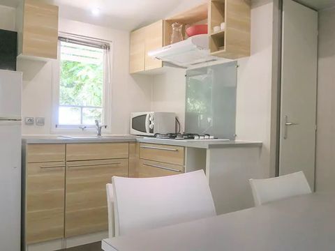 MOBILHOME 6 personnes - Standard 29m² - 3 chambres + terrasse + TV