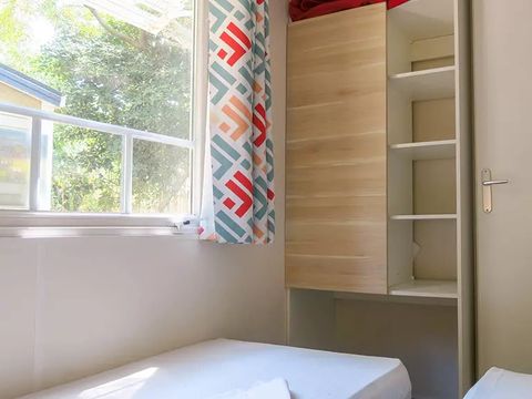 MOBILHOME 6 personnes - Standard 29m² - 3 chambres + terrasse + TV