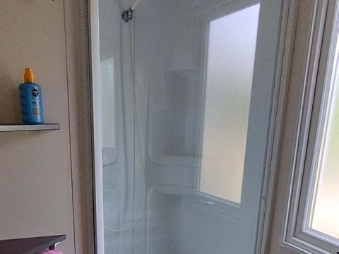 MOBILHOME 6 personnes - Standard 29m² (3ch - 6pers.) + Terrasse + TV + clim