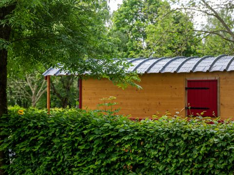 HÉBERGEMENT INSOLITE 3 personnes - Roulotte VALJOLY ACCES AQUATICA GRATUIT