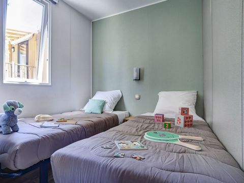 MOBILHOME 10 personnes - COTTAGE FRIENDS 10p 5ch ****