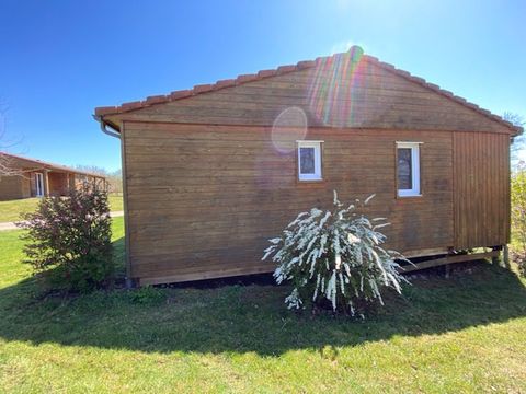 CHALET 6 personnes - Chalet PMR supérieur (personne à mobilité réduite) 39m²-2 chambres/terrasse couverte 6 pers