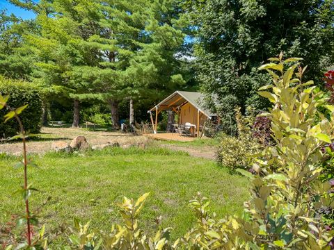 Tente en toile et en bois 5 personnes - Ecolodge 2 chambres