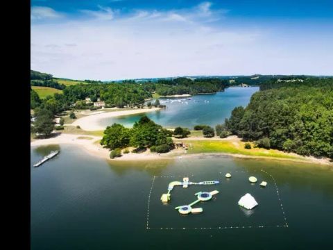 Camping les Rives du Lac Cantalès - Camping Cantal - Image N°5