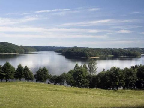Camping les Rives du Lac Cantalès - Camping Cantal - Image N°10