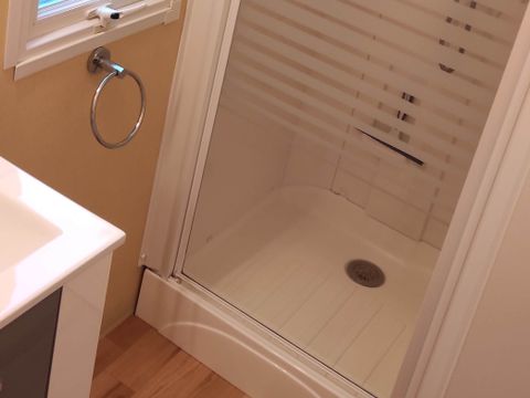 MOBILHOME 4 personnes - 2 chambres avec télévision