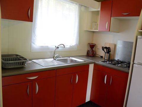 CHALET 6 personnes - Chalet  climatisé / 32m2 / 3 chambres / TV / Terrasse couverte 12 m²