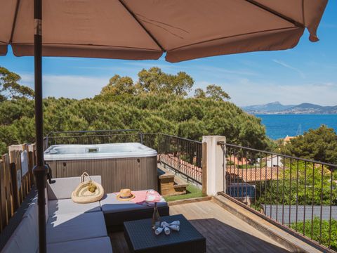 APPARTEMENT 5 personnes - Appartement Bellevue - Vue Mer - Jacuzzi privatif - Climatisation et TV