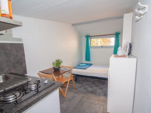 STUDIO 2 personnes - Studio Mini sans sanitaire STUDIO 2 personnes - Studio Mini sans sanitaire