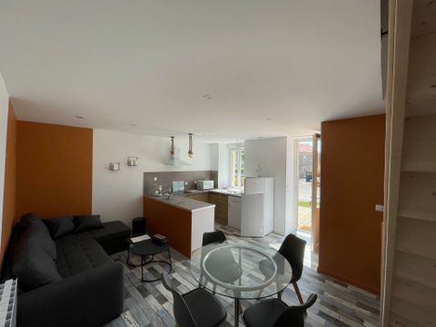 GÎTE 4 personnes - 1 (avec étage)