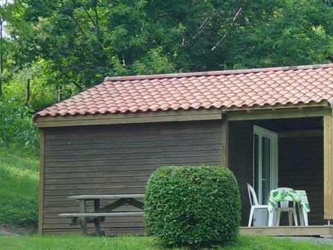 CHALET 4 personnes - Petit chalet familial en bois 24m² - 2 chambres 