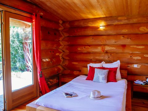 HÉBERGEMENT INSOLITE 2 personnes - Cabane de Trappeur avec spa
