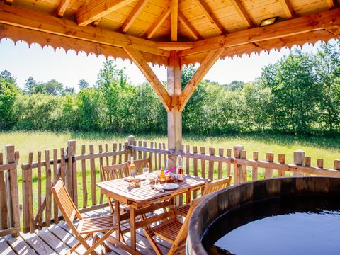 Hébergement 2 personnes - Cabane - Temple perché avec spa