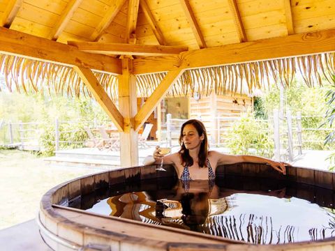 Hébergement 2 personnes - Cabane indonésienne avec spa