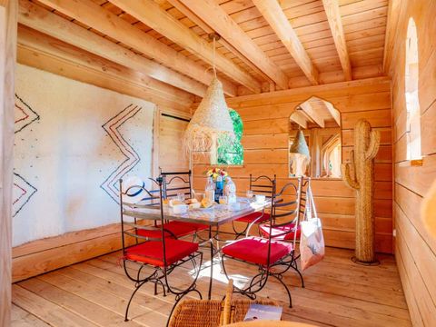 HÉBERGEMENT INSOLITE 2 personnes - Riad avec spa