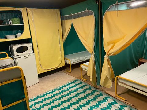 BUNGALOW TOILÉ 4 personnes - Tente toilée - 2 chambres - sans sanitaires