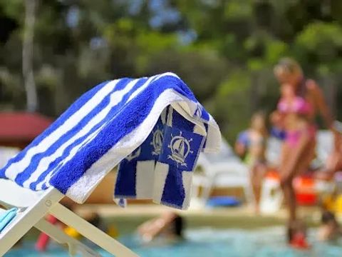 Camping AEC Vacances Les Dauphins - Camping Var - Image N°2