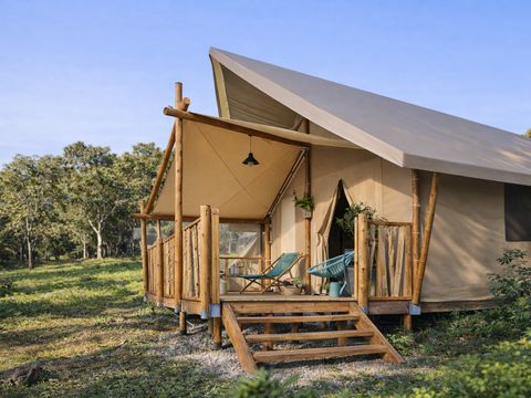 Tente en toile et en bois 4 personnes - Lodge Vacanziera (Gamme Supérieure) - Samedi/Samedi