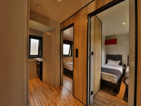 MOBILHOME 4 personnes - Cottage Pagode Premium 3 Pièces 4 Personnes Jacuzzi + Climatisé + TV