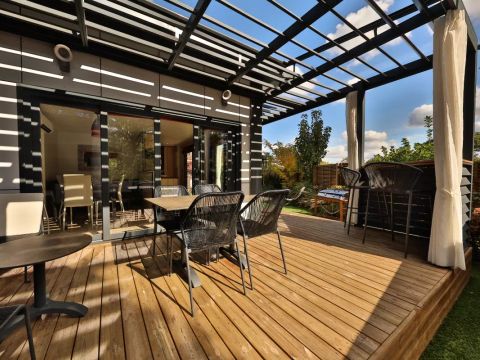 MOBILHOME 4 personnes - Cottage Pagode Premium 3 Pièces 4 Personnes Jacuzzi + Climatisé + TV