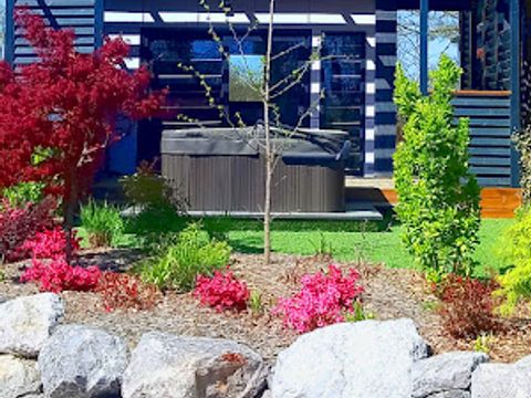 MOBILHOME 2 personnes - Cottage Pagode Premium 2 Pièces 2 Personnes vue lac Jacuzzi + Climatisé + TV