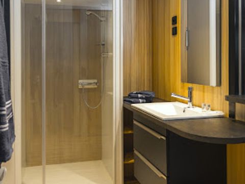 MOBILHOME 2 personnes - Pagode Premium 2 Pièces 2 Personnes vue lac Climatisé + TV