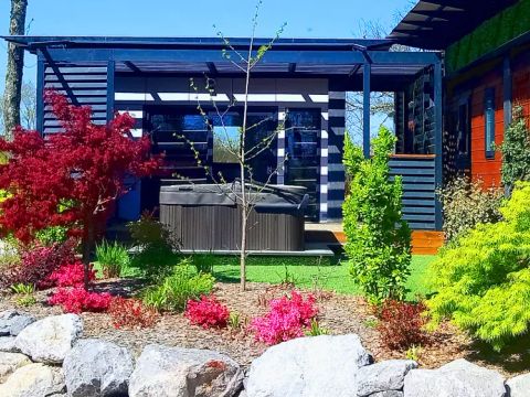 MOBILHOME 2 personnes - Cottage Pagode Premium 2 Pièces 2 Personnes vue lac Jacuzzi + Climatisé + TV