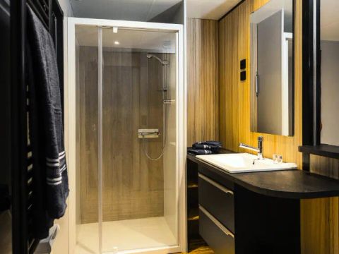 Mobilhome 2 personnes - Cottage Pagode Premium 2 Pièces 2 Personnes vue lac Jacuzzi + Climatisé + TV