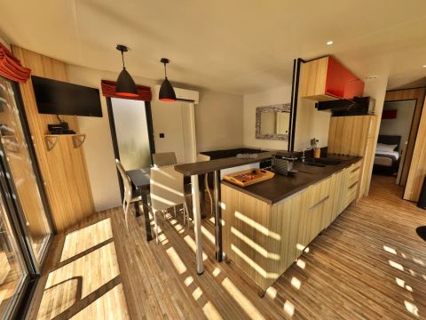 Mobilhome 4 personnes - Cottage Pagode Premium 3 Pièces 4 Personnes Jacuzzi + Climatisé + TV