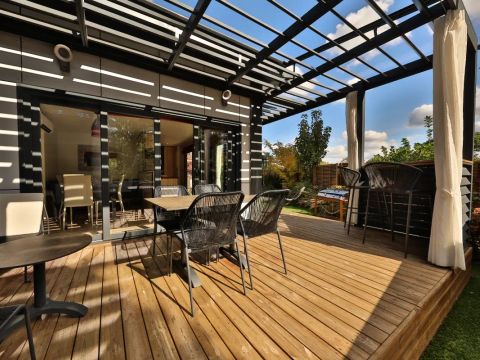 Mobilhome 4 personnes - Cottage Pagode Premium 3 Pièces 4 Personnes Jacuzzi + Climatisé + TV