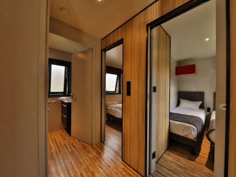 Mobilhome 4 personnes - Cottage Pagode Premium 3 Pièces 4 Personnes Jacuzzi + Climatisé + TV