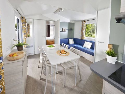 MOBILHOME 4 personnes - Premium | 2 Chambres | 4 Couchages | Terrasse surélevée | 1 Salle de bain | Climatisation