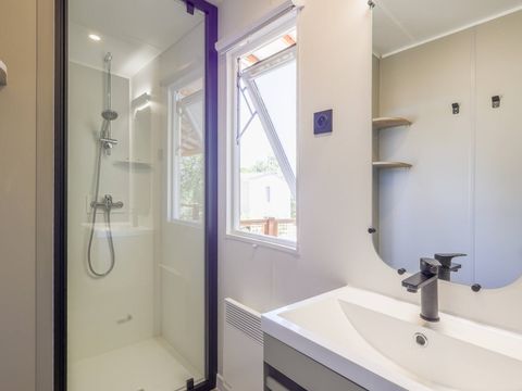 MOBILHOME 5 personnes - Premium | 3 Chambres | 5 Couchages | Terrasse Lounge | 1 Salle de bain | Climatisation