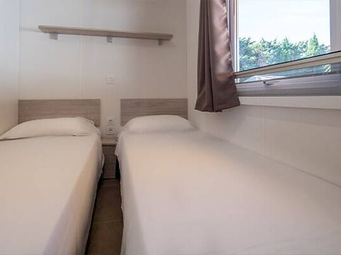 MOBILHOME 6 personnes - Mobil-home | Comfort | 3 Ch. | 6 Pers. | Terrasse surélevée | Clim. MOBILHOME 6 personnes - Mobil-home | Comfort | 3 Ch. | 6 Pers. | Terrasse surélevée | Clim.