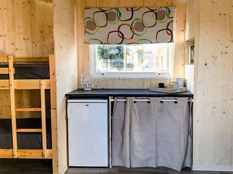 TENTE TOILE ET BOIS 5 personnes - Cahute des randonneurs 18m² - 2 chambres - sans sanitaire 5 pers