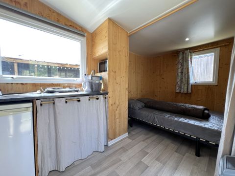 Tente en toile et en bois 5 personnes - Cahute des randonneurs 18m² - 2 chambres - sans sanitaire 5 pers