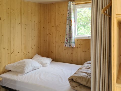 TENTE TOILE ET BOIS 5 personnes - Cahute des randonneurs 18m² - 2 chambres - sans sanitaire 5 pers