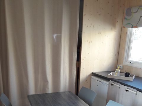TENTE TOILE ET BOIS 5 personnes - Cahute des randonneurs 18m² - 2 chambres - sans sanitaire 5 pers