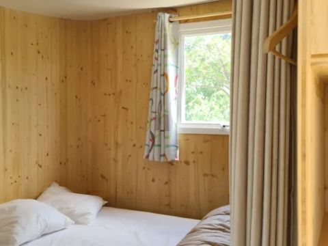 TENTE TOILE ET BOIS 5 personnes - Cahute des randonneurs 18m² - 2 chambres - sans sanitaire 5 pers