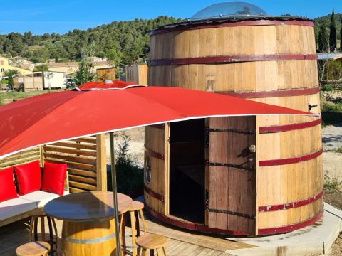 HÉBERGEMENT INSOLITE 4 personnes - Foudreaterre 1 chambre (Petit déjeuner, lit/ménage fait, panier apéro) + SPA 2/4 pers