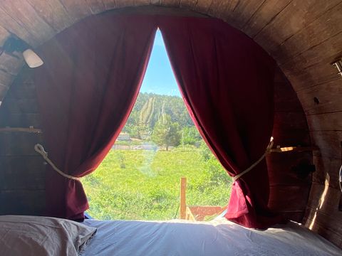 HÉBERGEMENT INSOLITE 2 personnes - Foudrenlair 1 chambre (lit/ménage fait) + SPA 2 pers