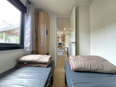 Mobilhome 6 personnes - Homeflower Premium 35 m² 3 chambres + terrasse 21m² + TV + LV + Clim + Plancha 6 pers