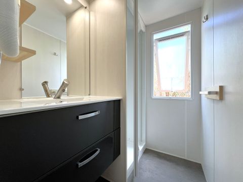 Mobilhome 6 personnes - Standard 32m² (3 chambres) + Terrasse + Clim