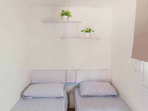 MOBILHOME 4 personnes - BASIC AC