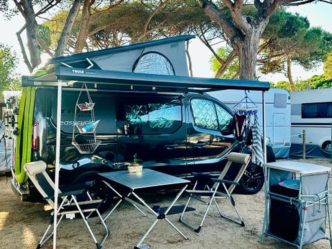 Emplacement - Standard: voiture + tente