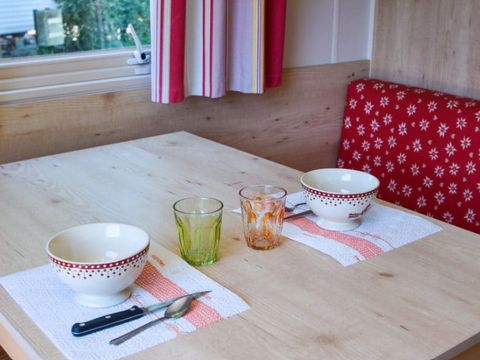 HÉBERGEMENT INSOLITE 4 personnes - Roulotte 2 trèfles 2 chambres