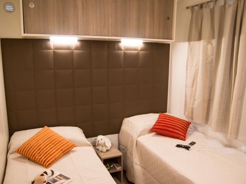 MOBILHOME 7 personnes - DELUXE