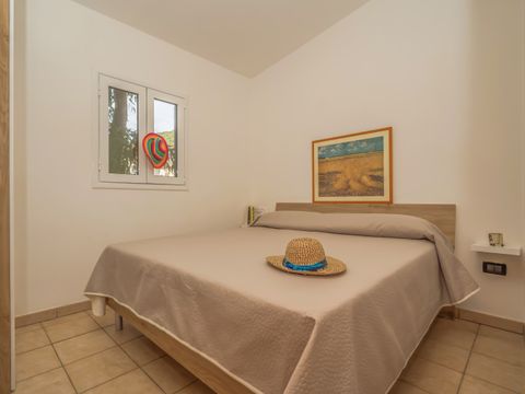 APPARTEMENT 5 personnes - y compris service de plage + parking