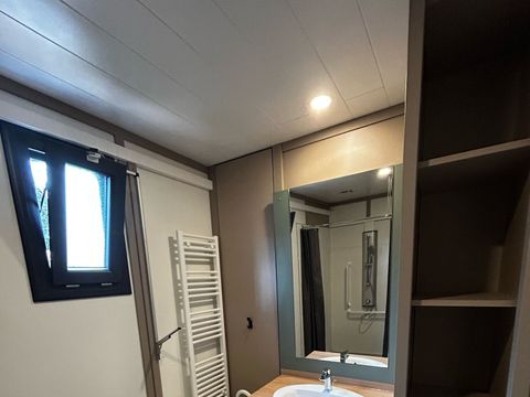 CHALET 4 personnes - Chalet PMR Premium 35m² - 2 chambres  (CLIM + TV + Plancha) ***NOUVEAUTE 2025 !!!