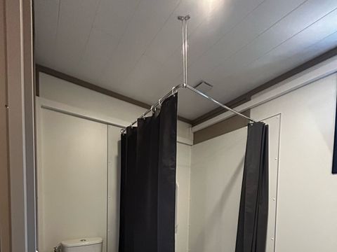 CHALET 4 personnes - Chalet PMR Premium 35m² - 2 chambres  (CLIM + TV + Plancha) ***NOUVEAUTE 2025 !!!